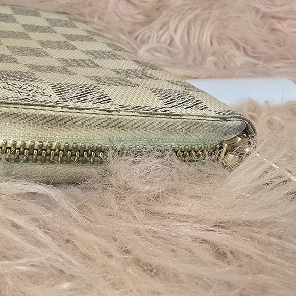 Louis Vuitton Damier Azur Zippy Wallet - Picture 13 of 16